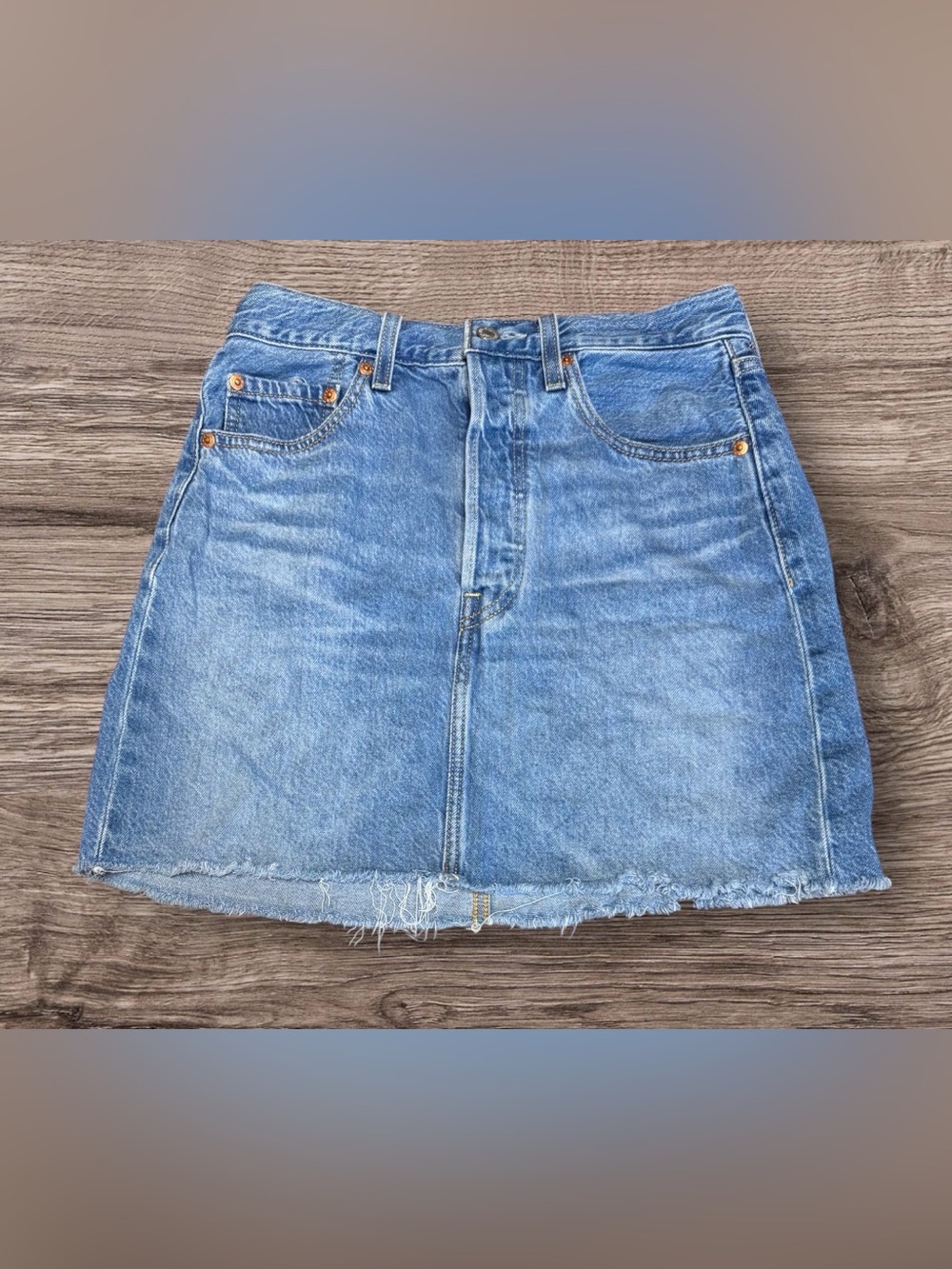 EUC Levi's Ribcage Noe Denim Skirt SZ 27